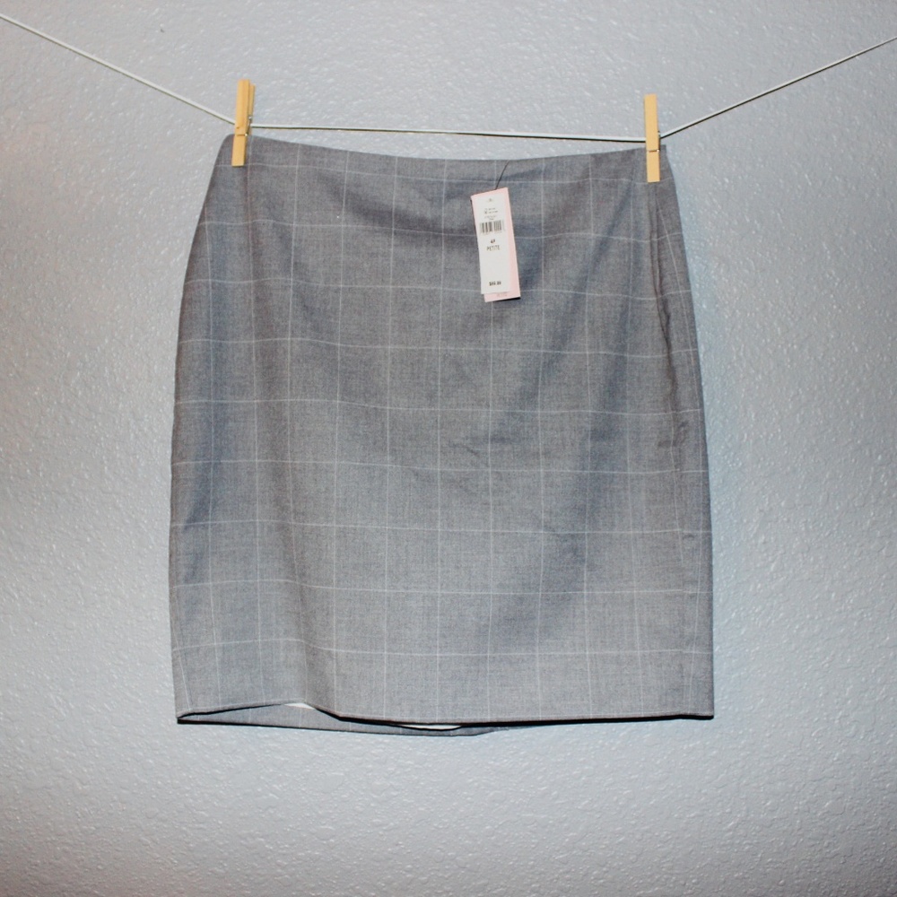 Banana Republic Grey w/ White Mini Skirt